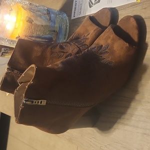 Womens shoes